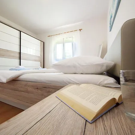 Appartement Emili Sukošan