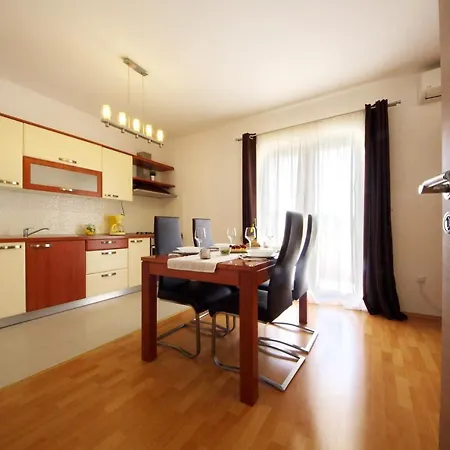Emili Apartmán *