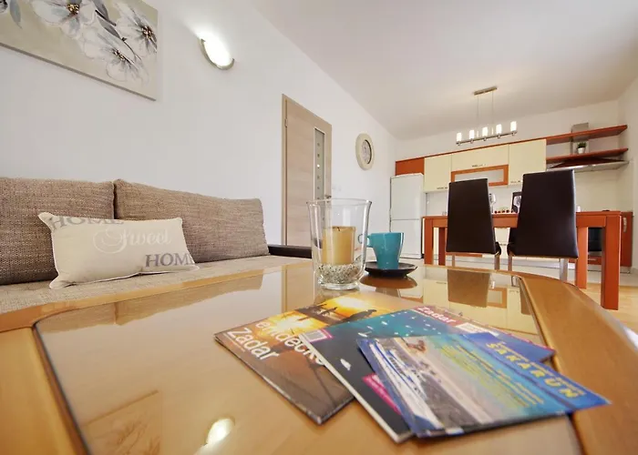 Emili Apartman Sukosan