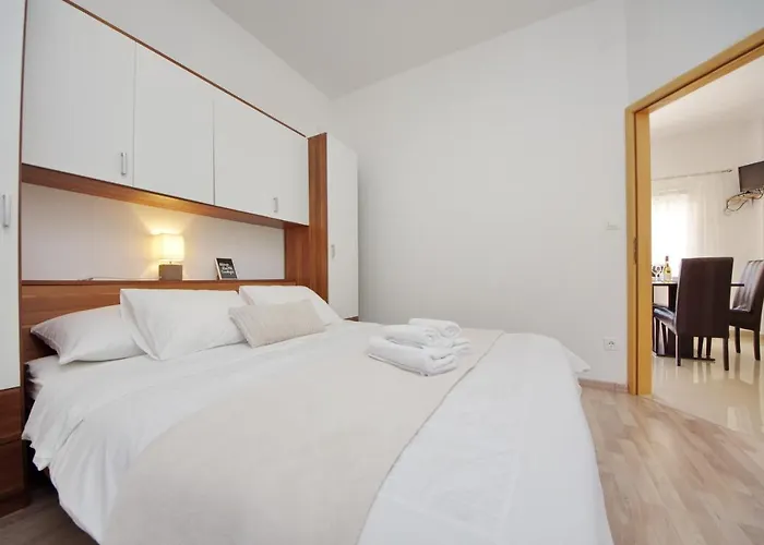 Emili Apartman *