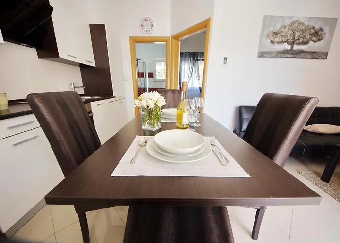 Emili 아파트 Sukošan