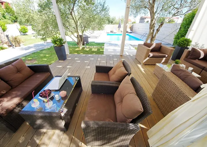 Emili Apartman