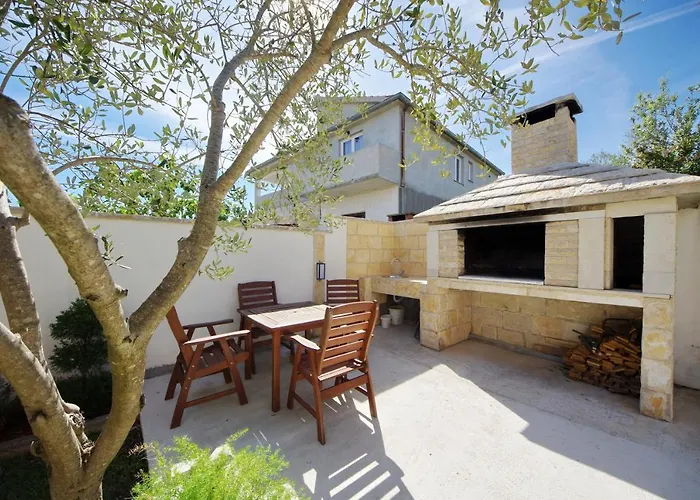 Emili Apartman