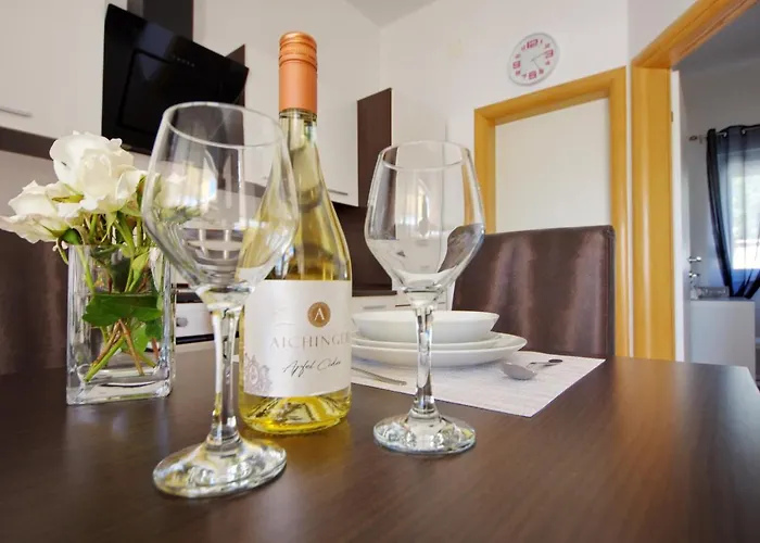 Emili Apartman