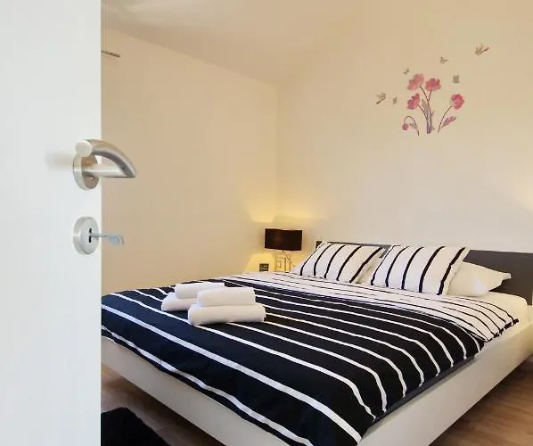 Emili Apartman