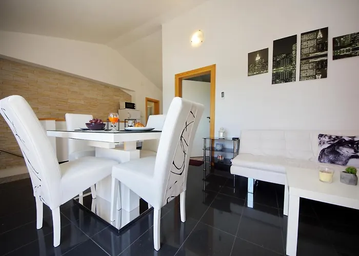 Emili 아파트 Sukošan