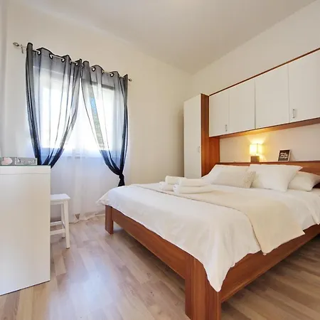 Apartment Emili *
