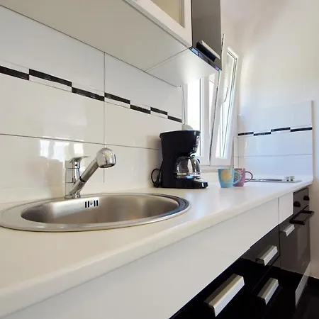 Apartment Emili Sukosan