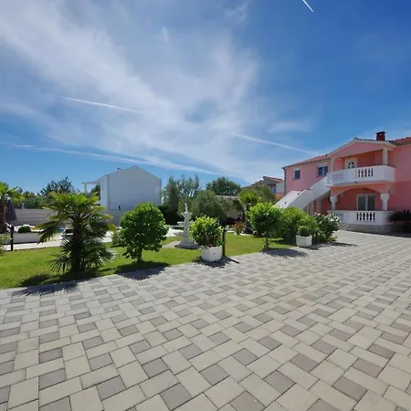 Apartment Emili Sukosan