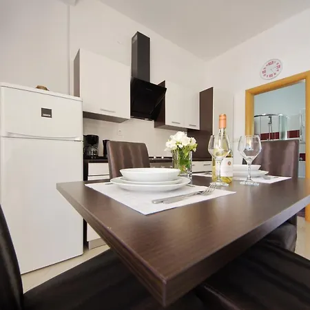 Apartman Emili Sukošan