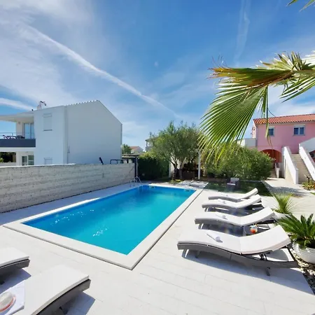 Apartment Emili *